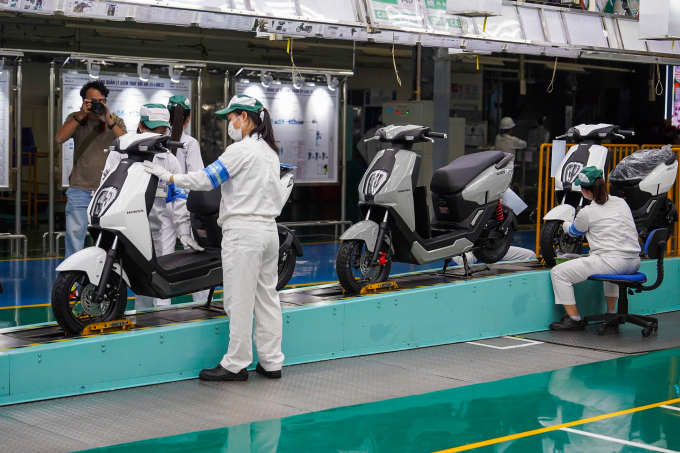 Sản xuất xe máy điện tại nhà máy Honda Việt Nam ở Vĩnh Phúc.