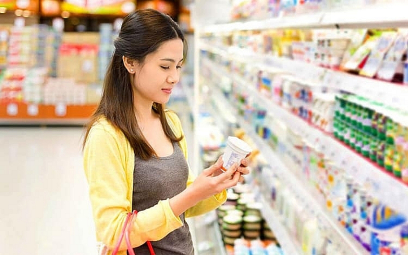 Khi ranh giới về giá cả dần bị xóa nhòa, khả năng cá nhân hóa trải nghiệm người dùng bằng AI cùng với cam kết bảo vệ dữ liệu cá nhân sẽ quyết định sự sống còn của thương hiệu. Ảnh minh họa