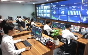 Người dân đến thực hiện thủ tục hành chính tại Trung tâm phục vụ hành chính công xã Thượng Đức.
