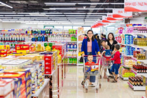 Niềm tin của người tiêu dùng đang đặt vào các giá trị thực chất hơn là quy mô quảng cáo. Ảnh minh họa